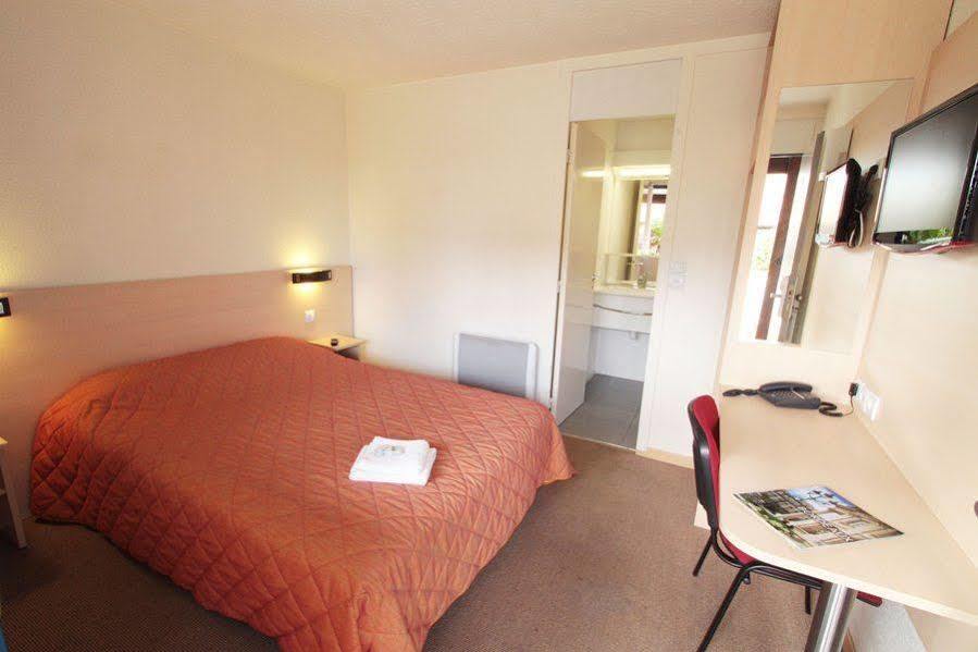 Hotel L'Etoile Bleue Mérignac Exteriör bild